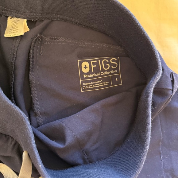 FIGS Scrubs Joggers - Picture 3 of 4